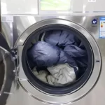 Can the down jacket be machine washed?