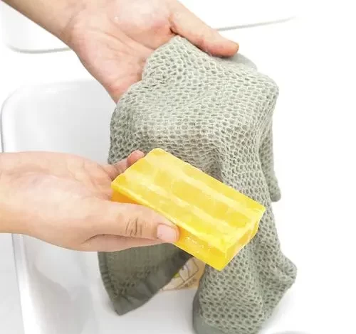 How to use laundry soap bar